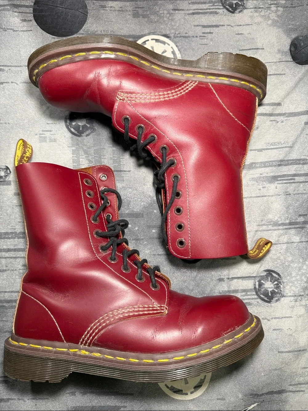 MIE DR MARTENS 10 EYE OXBLOOD UK 5 MENS 6 LADIES 7 - Picture 1 of 12